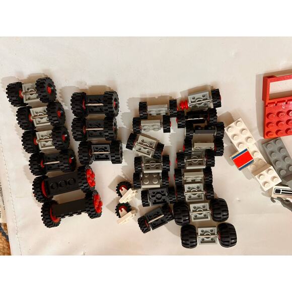 LEGOLAND Vintage Manuals Pieces Bricks Space Lot Lego 1970s - 1980s - Picture 3 of 9